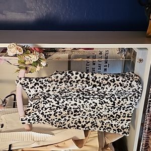 Black and white leopard print top